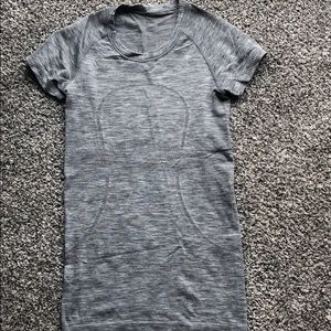 SOLD Lululemon swiftly tech short sleeve